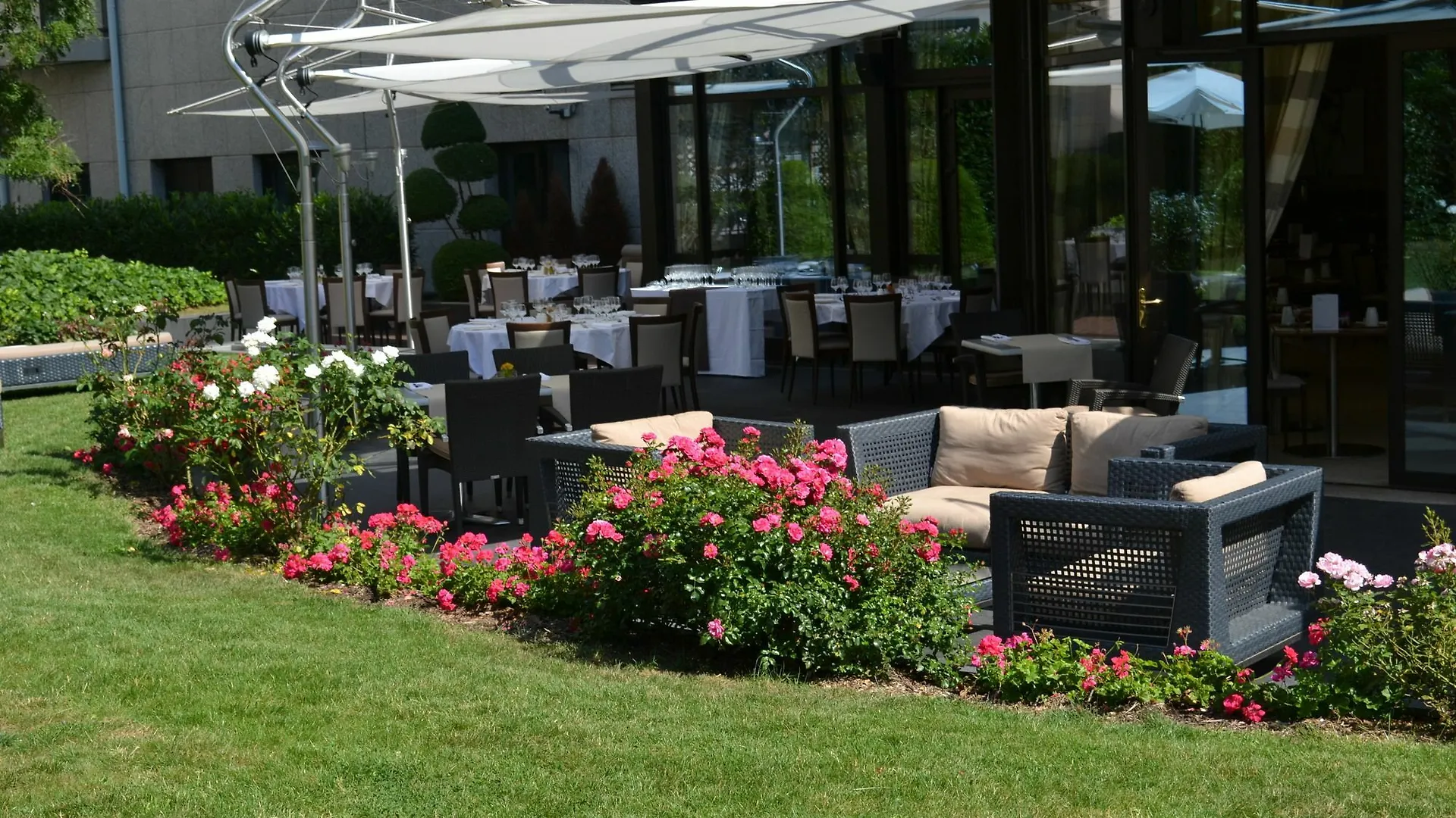 Warwick Reine Astrid - Lyon Aparthotel 4*,  Γαλλία
