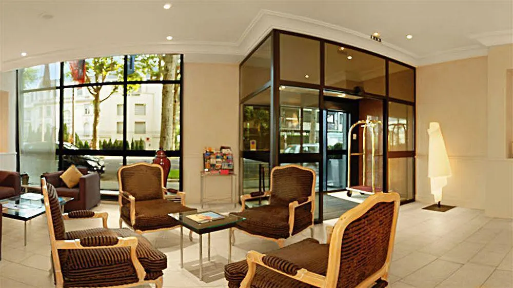Warwick Reine Astrid - Lyon Aparthotel